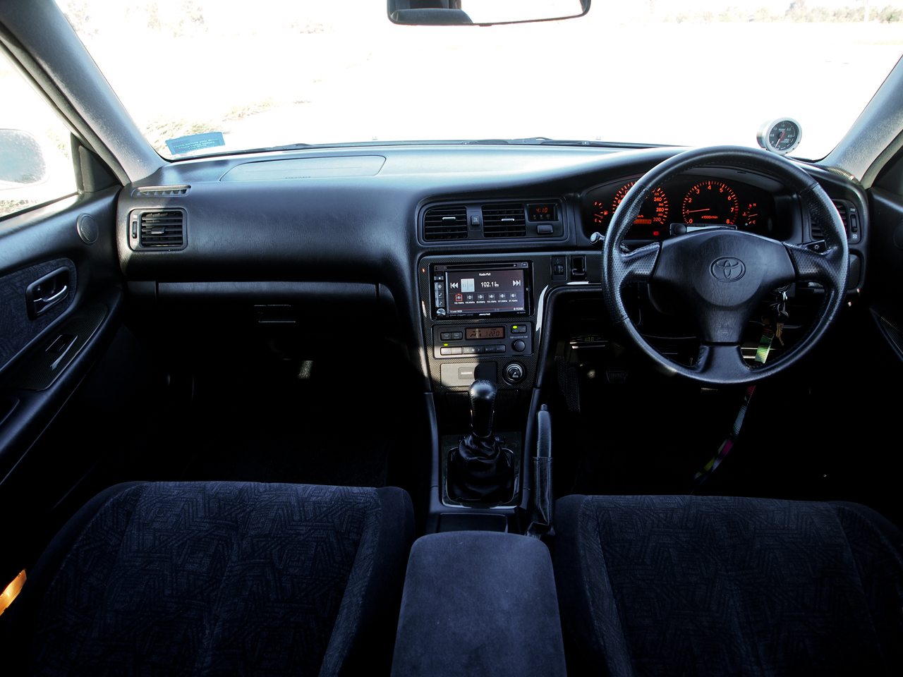 Фото салона внутри Toyota Mark 2 JZX100